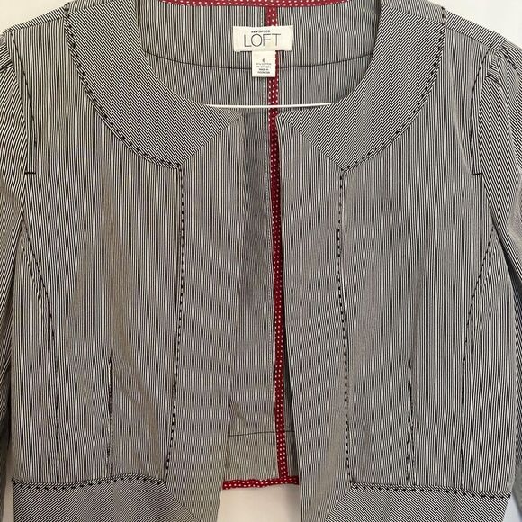 LOFT Gray Blazer with Textured Fabric and Open Front - Picture 2 of 8